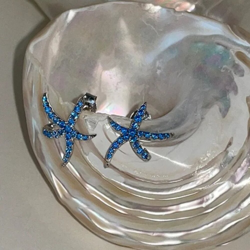 Starfish Stud Earrings - Picture 3 of 4
